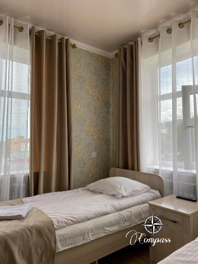 Compass Guest House Каракол Екстер'єр фото