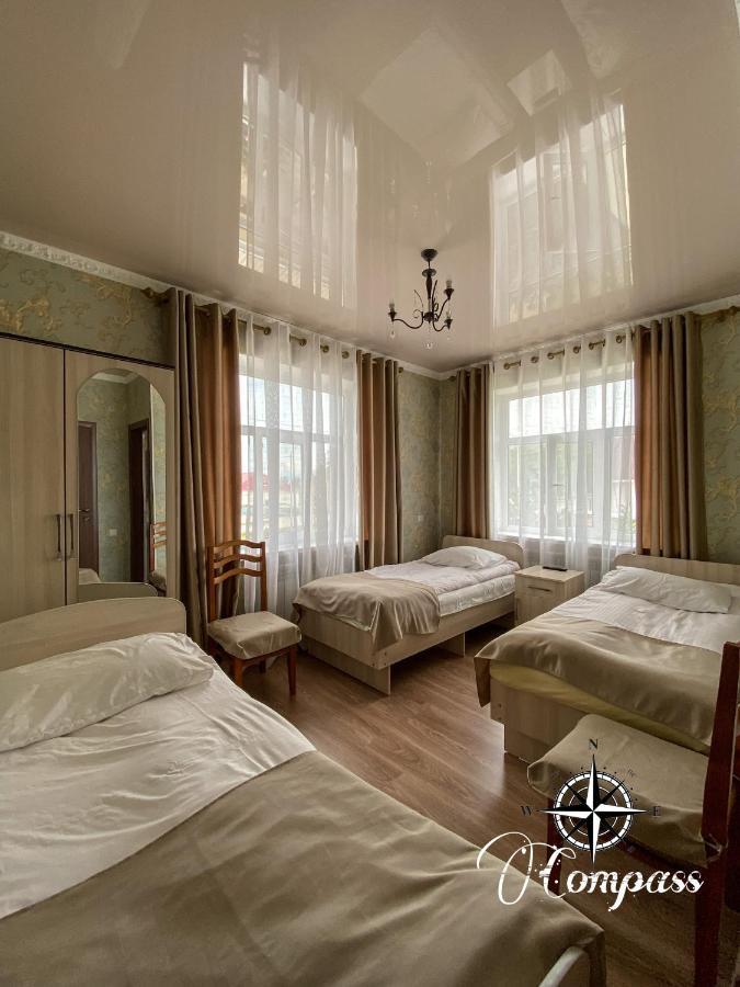 Compass Guest House Каракол Екстер'єр фото