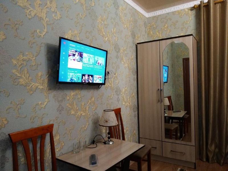 Compass Guest House Каракол Екстер'єр фото